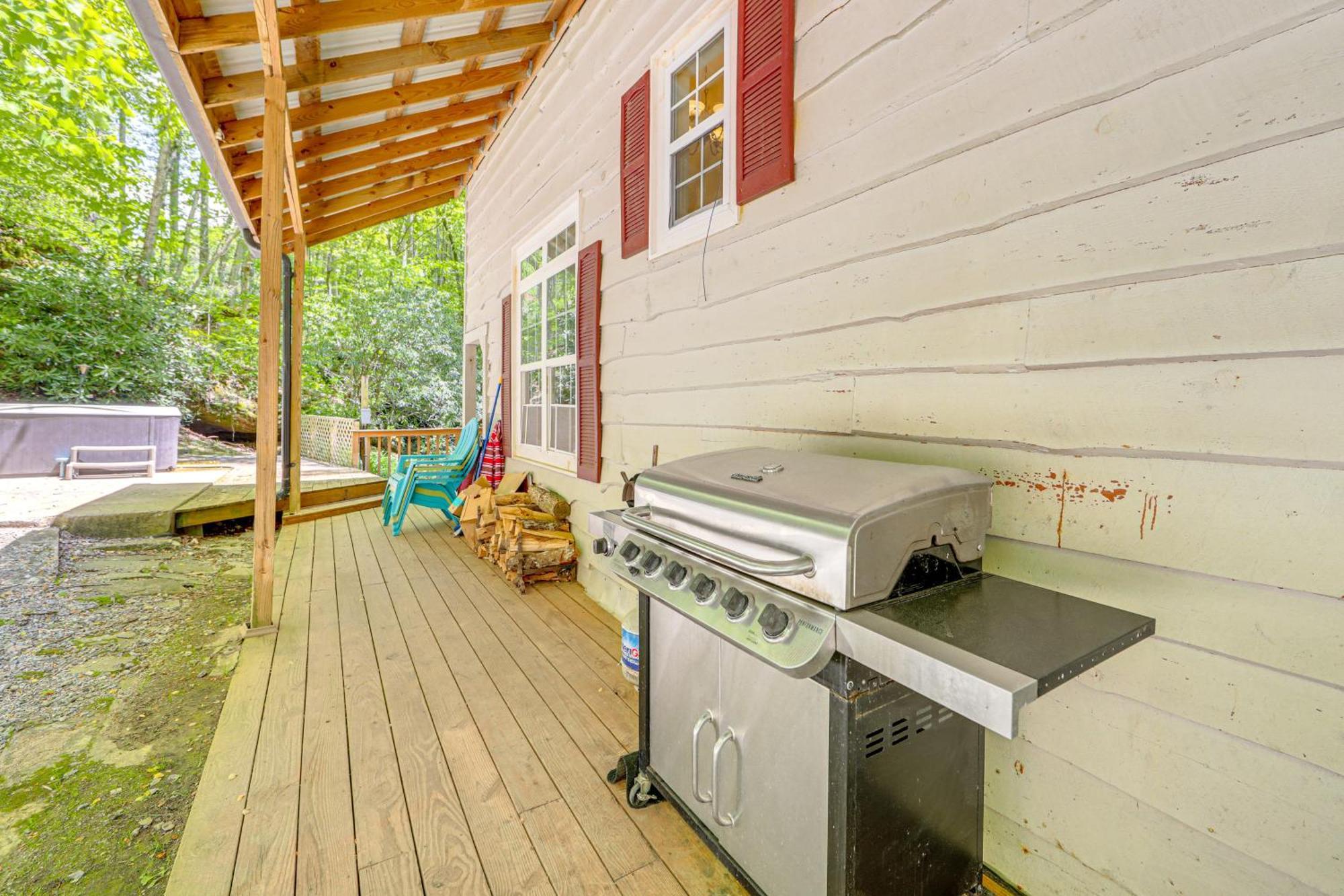 Bryson City Cottage With Hot Tub And Waterfall Views! Extérieur photo