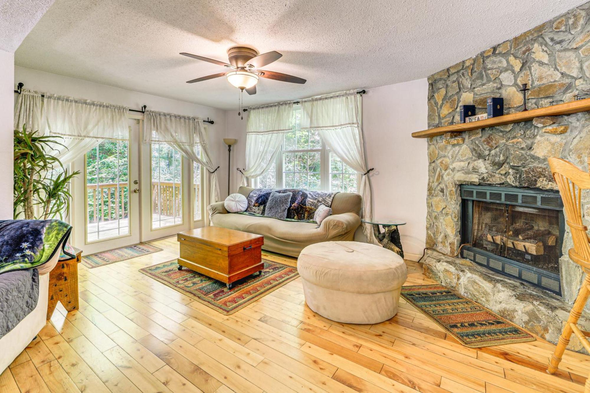 Bryson City Cottage With Hot Tub And Waterfall Views! Extérieur photo